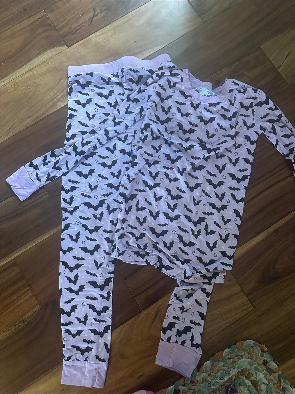 Girls' Lavender Bat-Print Pajama Set